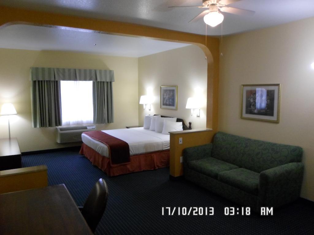 Howard Johnson By Wyndham San Antonio Hotel & Suites Ngoại thất bức ảnh